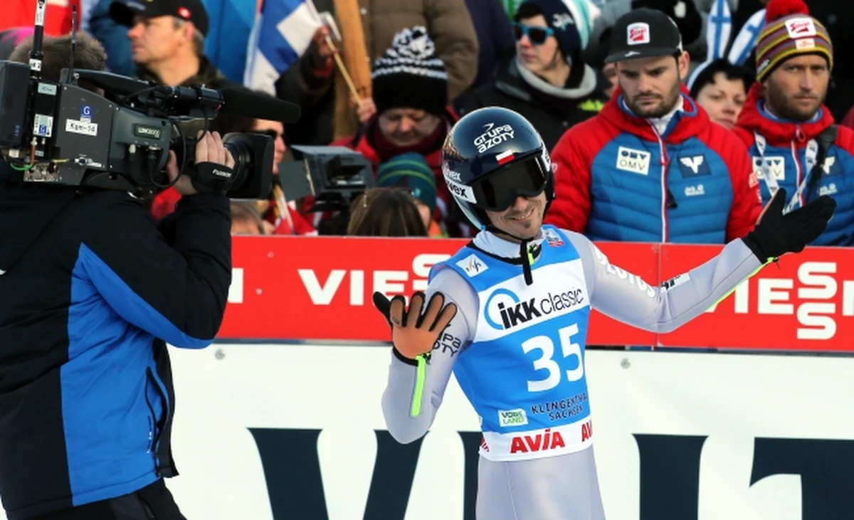 Krzysztof Biegun i Aleksander Zniszczoł zastąpią Stefana Hulę i Bartłomieja Kłuska w drugich zawodach Pucharu Świata w skokach narciarskich w Kuusamo. Do Finlandii poleci sześciu lub siedmiu polskich zawodników. Pod znakiem zapytania stoi występ Kamila Stocha.