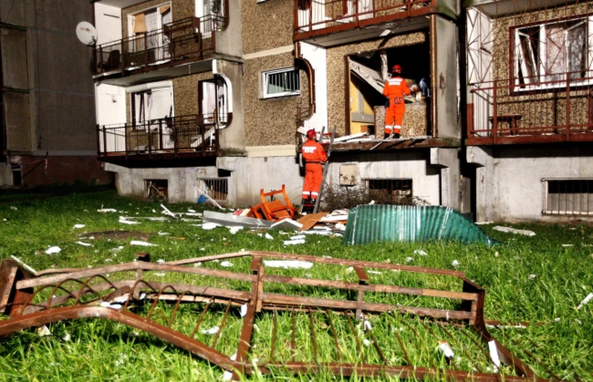 Prokuratura wydała postanowienie o przedstawieniu zarzutu mężczyźnie, w którego mieszkaniu w Bytomiu ostatniej nocy doszło do wybuchu gazu. Według śledczych do eksplozji doszło najprawdopodobniej na skutek celowego działania. W wybuchu poszkodowanych zostało 10 osób.