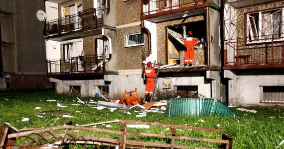 Prokuratura wydała postanowienie o przedstawieniu zarzutu mężczyźnie, w którego mieszkaniu w Bytomiu ostatniej nocy doszło do wybuchu gazu. Według śledczych do eksplozji doszło najprawdopodobniej na skutek celowego działania. W wybuchu poszkodowanych zostało 10 osób.