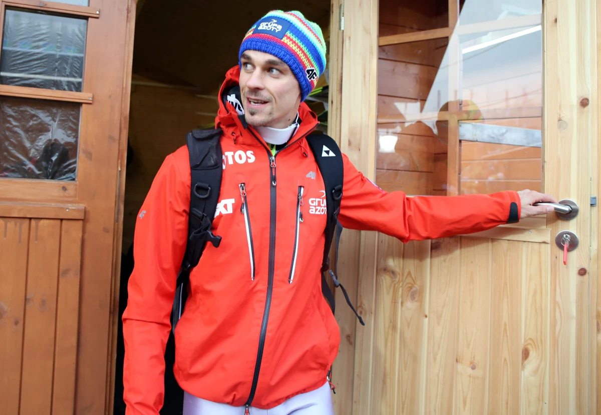 Polscy skoczkowie są już w Klingenthal, gdzie wystartują dziś kolejne zawody Pucharu Świata. Jeszcze w Polsce z Piotrem Żyłą porozmawiał Maciej Jermakow z redakcji sportowej RMF FM.