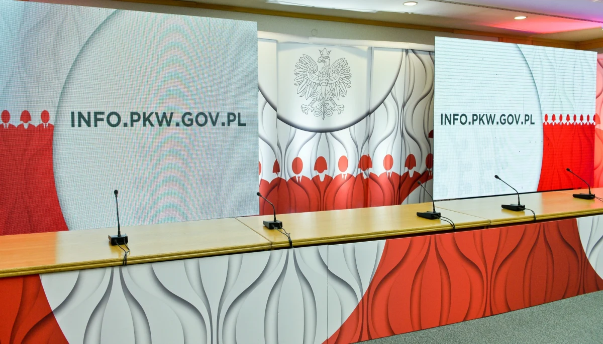 Państwowa Komisja Wyborcza zdecydowała, że podczas II tury wyborów wójtów, burmistrzów i prezydentów miast głosy będzie zliczał system informatyczny wykorzystany do tego celu w wyborach 16 listopada. Podczas dzisiejszego testu systemu wykryto błąd w wydrukach protokołów. 