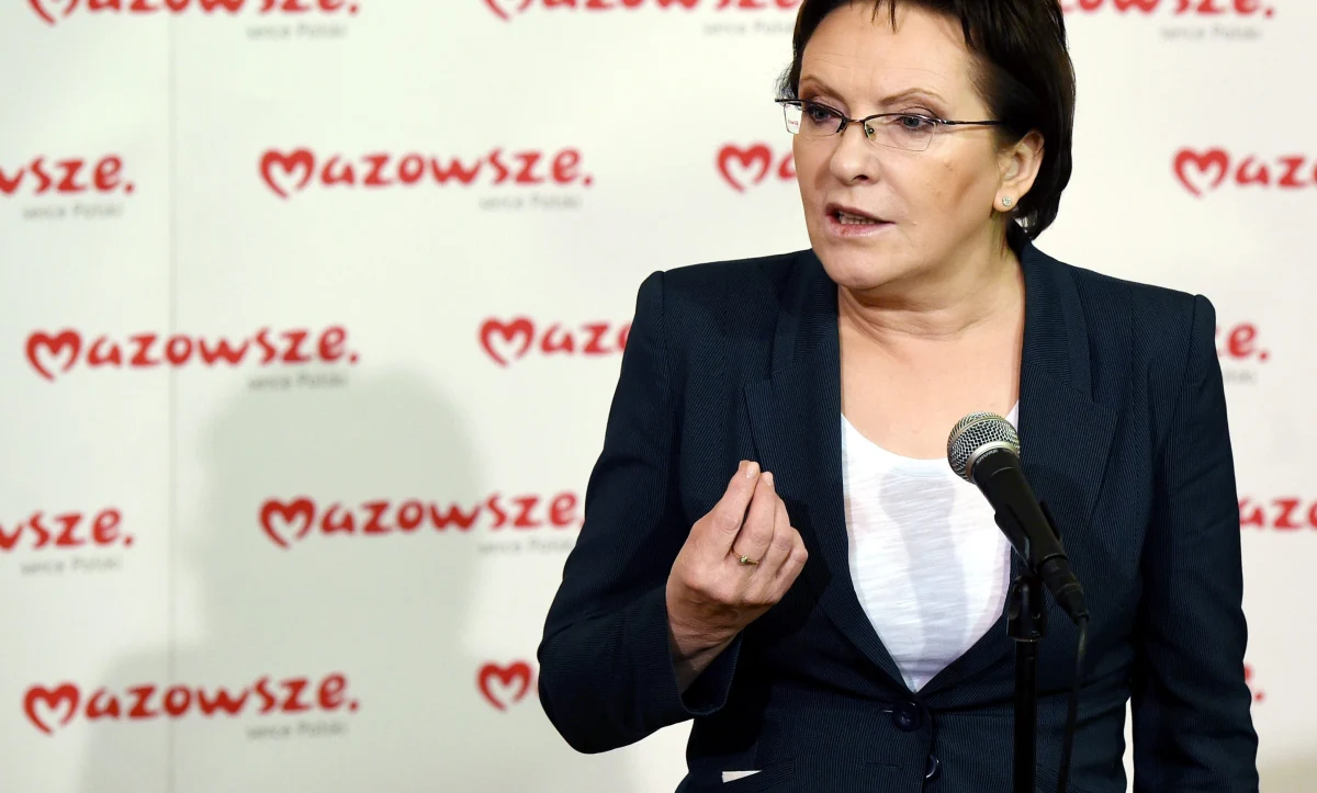 Ewa Kopacz spotyka się dziś z Marszałkiem Sejmu w sprawie powstania sejmowej komisji nadzwyczajnej ds. samorządu. Potrzebę jej powołania na początku listopada uzgodnili liderzy PO, PSL, SLD i Twojego Ruchu na spotkaniu z panią premier. Inicjatywa jest o tyle zastanawiająca, że w Sejmie od dawna... działa już stała komisja ds. samorządu.