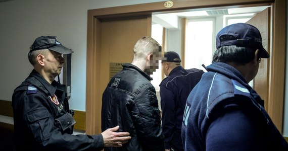 Warszawski sąd okręgowy utrzymał wyrok pięciu lat więzienia dla Jacka Tomczaka, oskarżonego o podpalenia aut w centrum Warszawy. Mężczyzna ma odbyć karę w systemie terapeutycznym.  