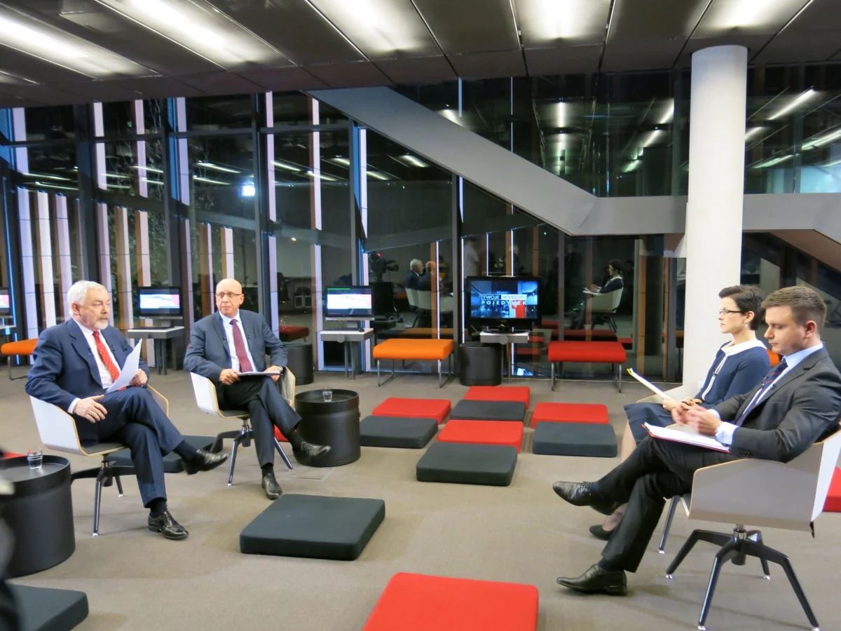 Likwidacja smogu, udrożnienie komunikacyjne północnej części Krakowa i kwestie zdrowotne – to według Jacka Majchrowskiego, obecnego prezydenta Krakowa, najważniejsze punkty jego programu. Kraków zdrowy, w którym oddychamy pełną piersią, Kraków bezpieczny i Kraków estetyczny – wymieniał z kolei Marek Lasota. Obaj kandydaci na prezydenta miasta wzięli udział w debacie zorganizowanej przez RMF FM i TVP Info. Prowadzili ją Małgorzata Steckiewicz z RMF FM i Maciej Wąsowicz z TVP Info.