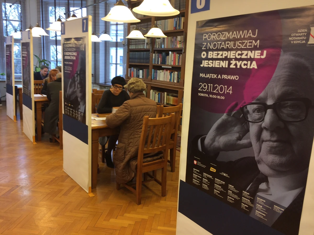 W sobotę w kilkunastu miastach Polski darmowych porad udzielali w notariusze. Dyżury pełnili w ramach Dnia Otwartego Notariatu. To piąta już edycja ogólnopolskiej akcji edukacyjnej, którą zorganizowała Krajowa Rada Notarialna.