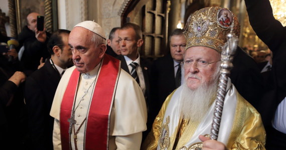 Papież Franciszek i ekumeniczny patriarcha Konstantynopola Bartłomiej zaapelowali o dialog i poszanowanie prawa międzynarodowego na Ukrainie. Ich wezwanie znalazło się we wspólnej deklaracji podpisanej w Stambule.