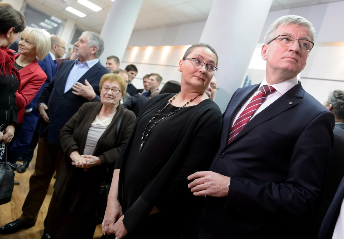 Nie jestem zaskoczony, wygrałem autentycznością - mówił Jacek Jaśkowiak (PO), najprawdopodobniej nowy prezydent Poznania, tuż po ogłoszeniu sondażowych wyników wyborów. Jego kontrkandydat, dotychczasowy włodarz miasta Ryszard Grobelny podkreślał, że trzeba uszanować werdykt poznaniaków. 