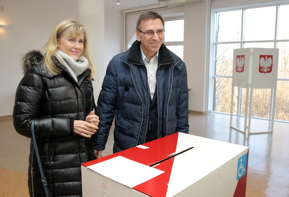 P​o zliczeniu protokołów ze 100 proc. komisji obwodowych w wyborach na prezydenta Olsztyna, wygrał Piotr Grzymowicz - podała Miejska Komisja Wyborcza w Olsztynie. Są to wyniki nieoficjalne. 