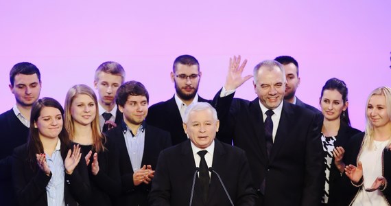 "Proces wzmacniania się PiS będzie trwał. Zwyciężyliśmy wśród młodych, uzyskaliśmy bardzo dobre wyniki w dużych miastach i to musi oznaczać, że w Polsce zbliża się zmiana, której Polska tak bardzo potrzebuje- powiedział Jarosław Kaczyński po ogłoszeniu sondażowych wyników II tury wyborów samorządowych.