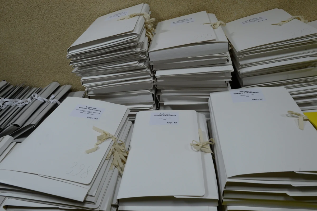 W skrócie „hipoteką” często nazywamy księgę wieczystą (do której w rzeczywistości wpisuje się hipotekę), a także miejsce przechowywania ksiąg wieczystych – dawniej ksiąg hipotecznych. Hipoteka to ważna instytucja prawa cywilnego – ograniczone prawo rzeczowe, pozwalające zabezpieczyć wykonanie zobowiązania, podobnie jak np. poręczenie.