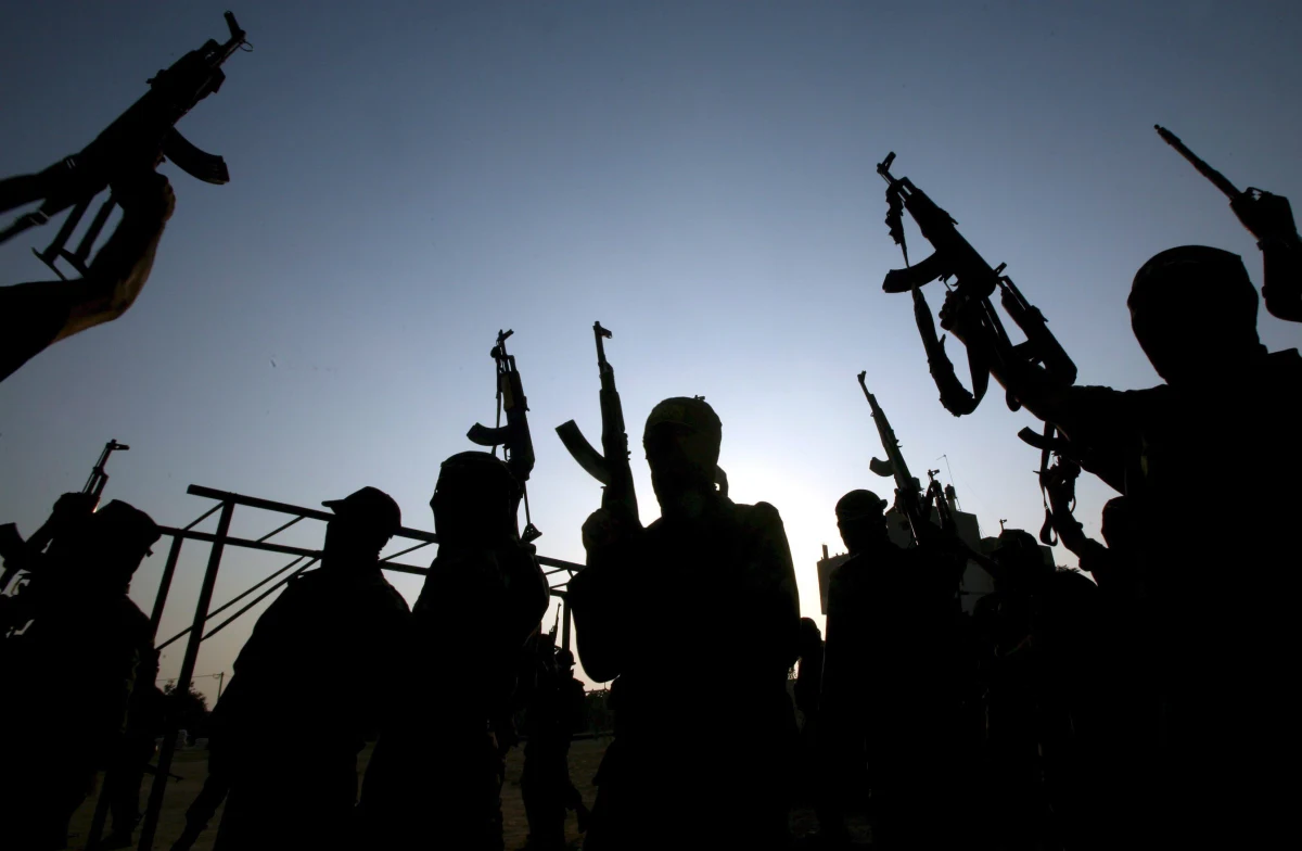 Państwo Islamskie dysponuje 40 kilogramami uranu - donoszą brytyjskie media. Powołują się na wpisy, jakie pojawiły się na Twitterze. Ich autorem jest brytyjski dżihadysta walczący w szeregach armii kalifatu. 