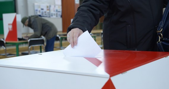 W drugiej turze wyborów wybrano łącznie 889 wójtów, burmistrzów i prezydentów miast - poinformował przewodniczący PKW Stefan Jaworski. Dodał, że frekwencja wyborcza wyniosła 39,97 procent. 