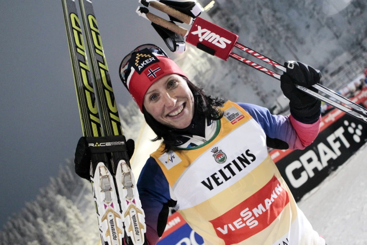 "Rywalizacja między mną i Justyną Kowalczyk napędza zainteresowanie biegami narciarskimi, więc cieszę się, że jeszcze trochę przyjdzie nam powalczyć" - mówi w specjalnej rozmowie z RMF FM Marit Bjoergen. Główna rywalka naszej mistrzyni jest przekonana, że Kowalczyk już w połowie grudnia będzie stać na walkę o zwycięstwo. Sama zaś zapowiada, że ma dwa główne cele na rozpoczęty w miniony weekend sezon.