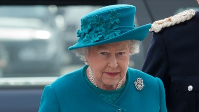 Elżbieta II nie powinna nosić korony?