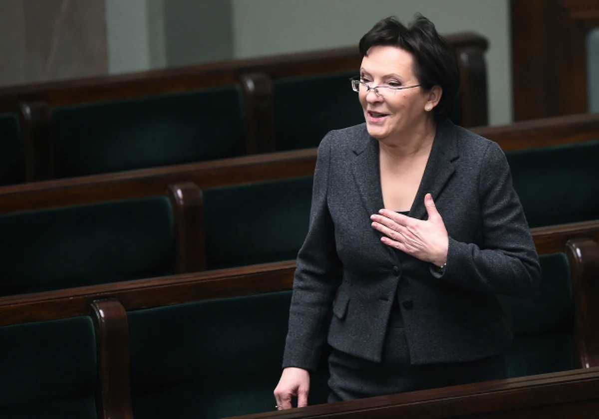 „W otoczeniu Donalda Tuska królował strach przed szefem, a u Ewy Kopacz rządzi chaos” – pisze „Newsweek”. Co ciekawe, szefowej rządu zdaje się to nie przeszkadzać. 