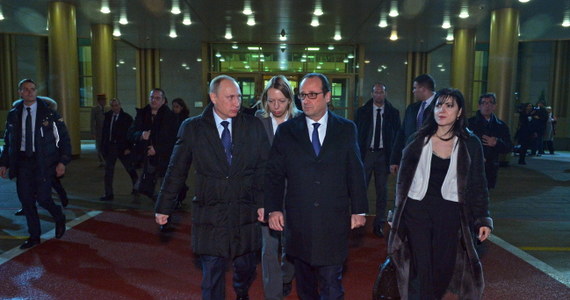 Francuski prezydent Francois Hollande oświadczył po rozmowie z prezydentem Rosji Władimirem Putinem, że rozejm na Ukrainie może zacząć obowiązywać w ciągu kilku najbliższych dni. "Chciałem, wspólnie z prezydentem Putinem, przekazać przesłanie deeskalacji. Dziś to przesłanie jest możliwe" - tłumaczył francuski przywódca. 