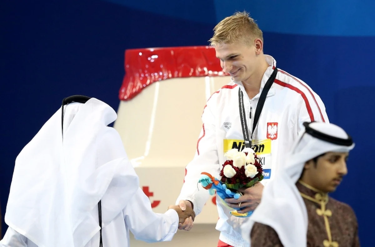 Radosław Kawęcki obronił tytuł mistrza świata w pływaniu na krótkim basenie na dystansie 200 metrów. Tym samym zdobył już drugi medal w Dausze. 