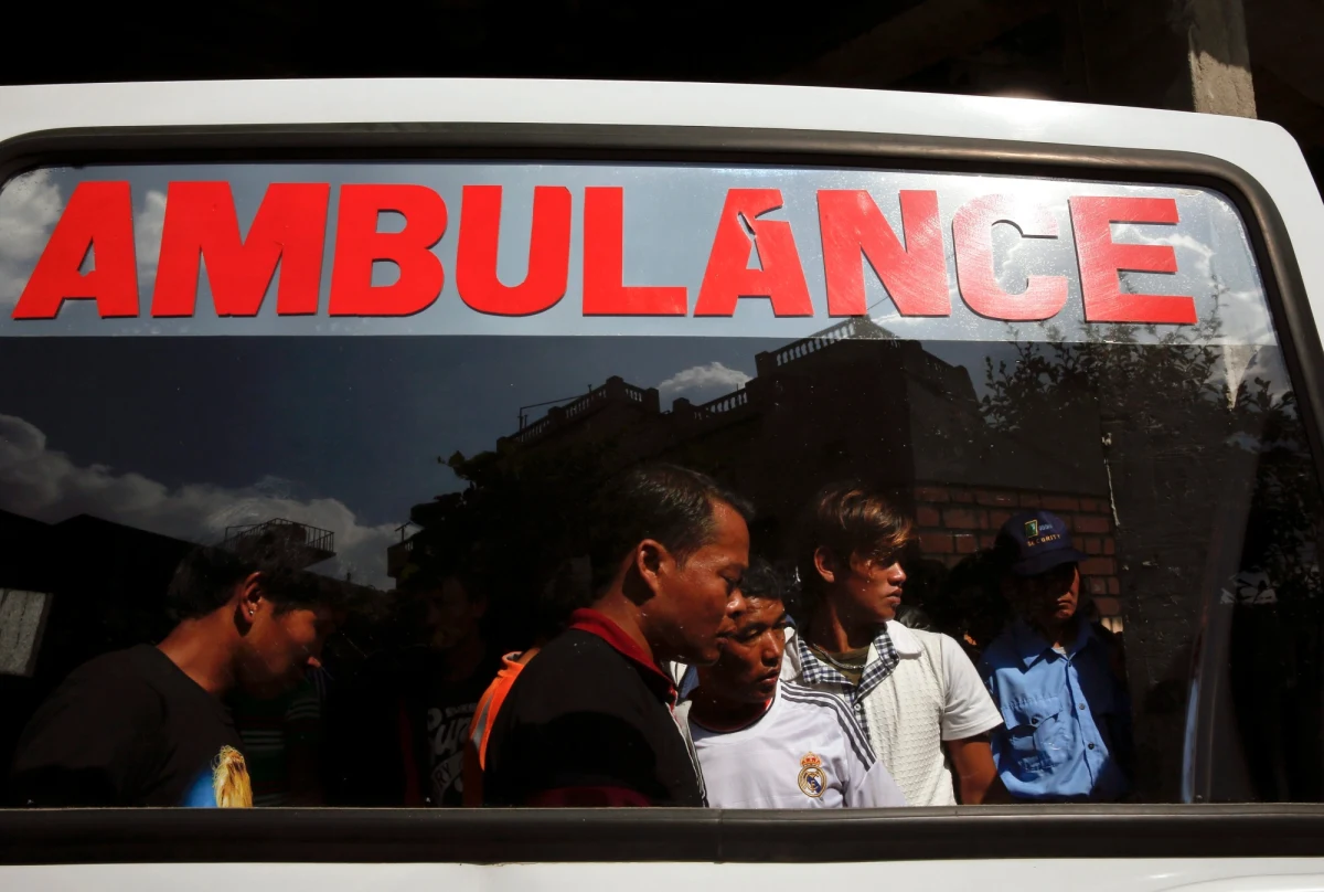 Co najmniej 17 osób zginęło, a ponad 50 zostało rannych w wypadku autobusu w zachodnim Nepalu. Przepełniony pojazd stoczył się w przepaść z górskiej drogi. 