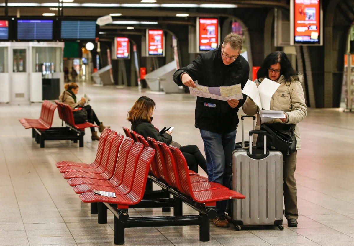 Kolejny z serii strajków przeciwko planom oszczędnościowym belgijskiego rządu sparaliżował komunikację miejską w Brukseli, a także transport kolejowy i lotniczy do i ze stolicy Belgii.