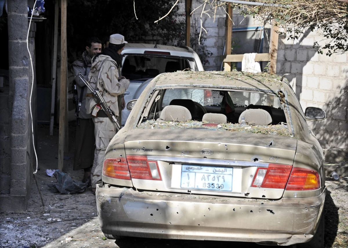 Zamachowiec samobójca zdetonował przed bramą bazy wojskowej na wschodzie Jemenu ładunki wybuchowe ukryte w samochodzie. W ataku zginęło sześciu żołnierzy, a sześć innych osób zostało rannych.