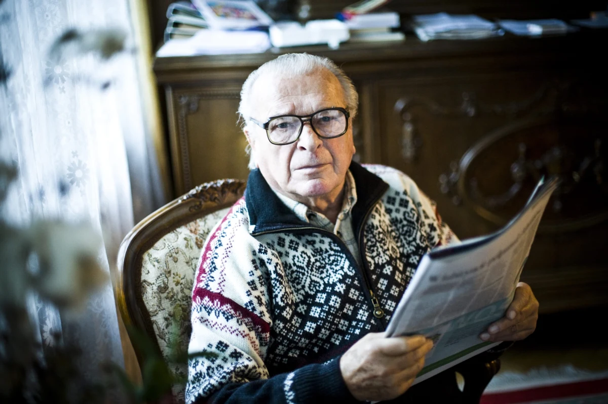 Czesław Kiszczak w asyście policji jest transportowany na badania lekarskie do Gdańska. Badania mają wykazać, czy Kiszczak może brać udział w procesie odwoławczym ws. stanu wojennego. Zarządził tak Sąd Apelacyjny w Warszawie. Sąd dziś zbada zażalenie obrony na tę decyzję. 