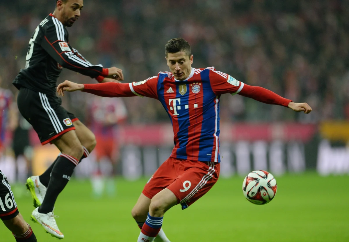 Piłkarz Bayernu Monachium Robert Lewandowski pozostanie kapitanem reprezentacji Polski - poinformował selekcjoner kadry narodowej Adam Nawałka. W ubiegłym roku, przed przerwą spowodowaną kontuzją, tę funkcję pełnił z reguły Jakub Błaszczykowski. 