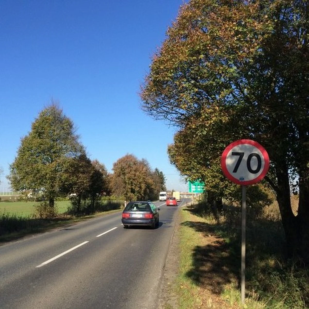 Dodatkowych 30 znaków stanęło na dojazdach do drogi ekspresowej S8 na Dolnym Śląsku. To efekt skutecznej interwencji reportera RMF FM w Generalnej Dyrekcji Dróg Krajowych i Autostrad. W październiku o złym oznakowaniu drogi informowali nas kierowcy i policja z Oleśnicy. Samochody często wjeżdżały na trasę pod prąd.