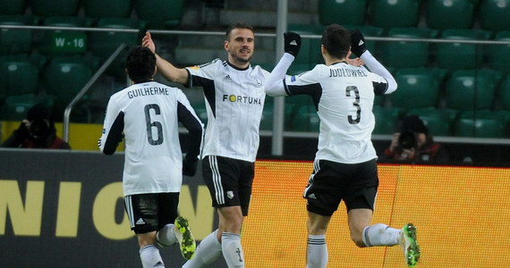 Pewnym zwycięstwem Legia Warszawa zakończyła rywalizację w grupie piłkarskiej Ligi Europejskiej. Mistrzowie Polski pokonali turecki Trabzonspor  2:0 i do dalszych gier awansowali z pierwszego miejsca.