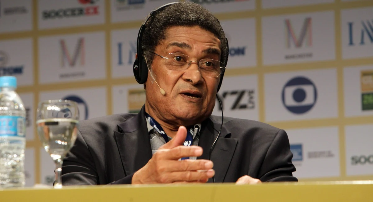 Legendarny piłkarz reprezentacji Portugalii będzie mieć swoją aleję w pobliżu stadionu lizbońskiej Benfiki, z którą był związany przez większość kariery. Jak poinformowały władze stołecznego ratusza, urząd miasta podjął decyzję o nazwaniu imieniem Eusebio części przebiegającej przez miasto trasy szybkiego ruchu Segunda Circular, znanej też jako Aleja Generała Nortona de Matosa. Łączy ona m.in. lotnisko z dzielnicami Alvalade i Benfica, umożliwiając kierowcom wyjazd z Lizbony w kierunku północnym i zachodnim. 