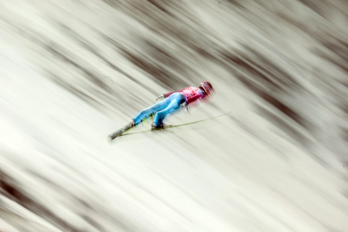 W swojej koronnej konkurencji - biegu na 10 km techniką klasyczną - wystartuje dzisiaj w szwajcarskim Davos Justyna Kowalczyk. W rosyjskim Niżnym Tagile rywalizować będą natomiast nasi skoczkowie. Awans z kwalifikacji uzyskało pięciu podopiecznych Łukasza Kruczka - czyli wszyscy startujący - a Dawid Kubacki był trzeci.