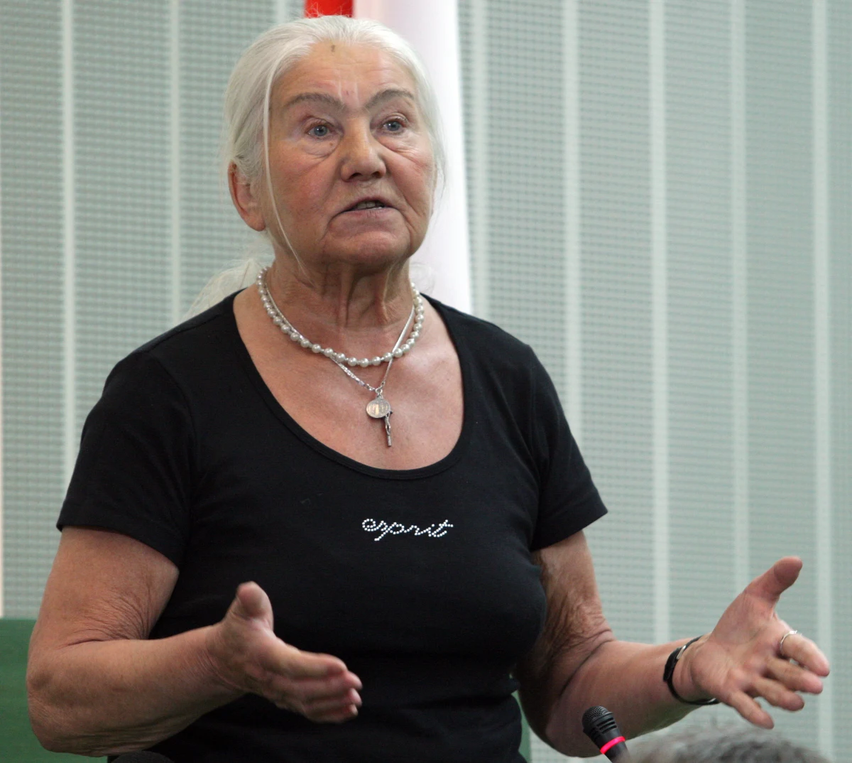 Nie zapomnijmy o pani Janinie Stawisińskiej. Ta skromna kobieta uratowała bowiem honor Trzeciej Rzeczpospolitej.