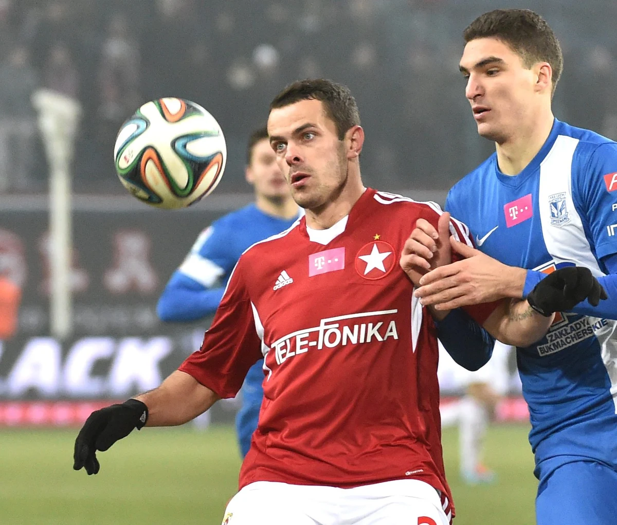 Piłkarz Wisły Kraków Paweł Brożek awansował na 14. miejsce w elitarnym „Klubie 100”. W sobotnim meczu z Ruchem Chorzów podczas 19. kolejki ekstraklasy dopisał do swojego konta dwie bramki.