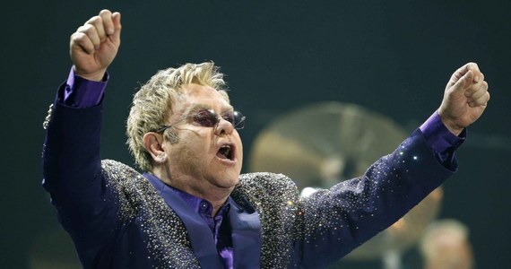 Legendarny muzyk i kompozytor Elton John ma powód do dumy. Jego imieniem została nazwana nowa część stadionu - trybuna honorowa Watford, klubu, którego fanem Anglik jest od dzieciństwa. 