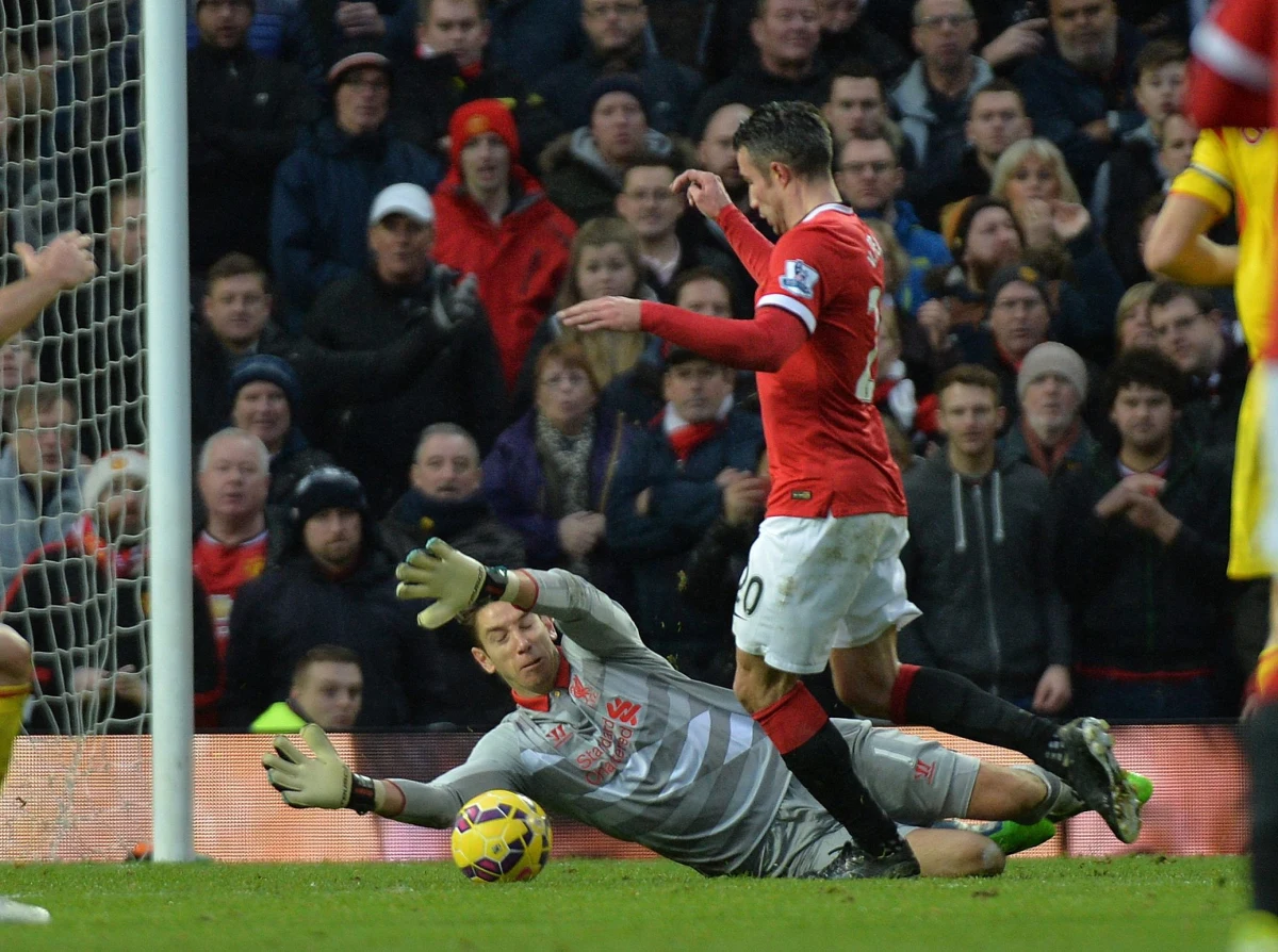 Manchester United nie dał szans Liverpoolowi w 16. kolejce angielskiej ekstraklasy. Przed własną publicznością pokonał przeciwnika 3:0.