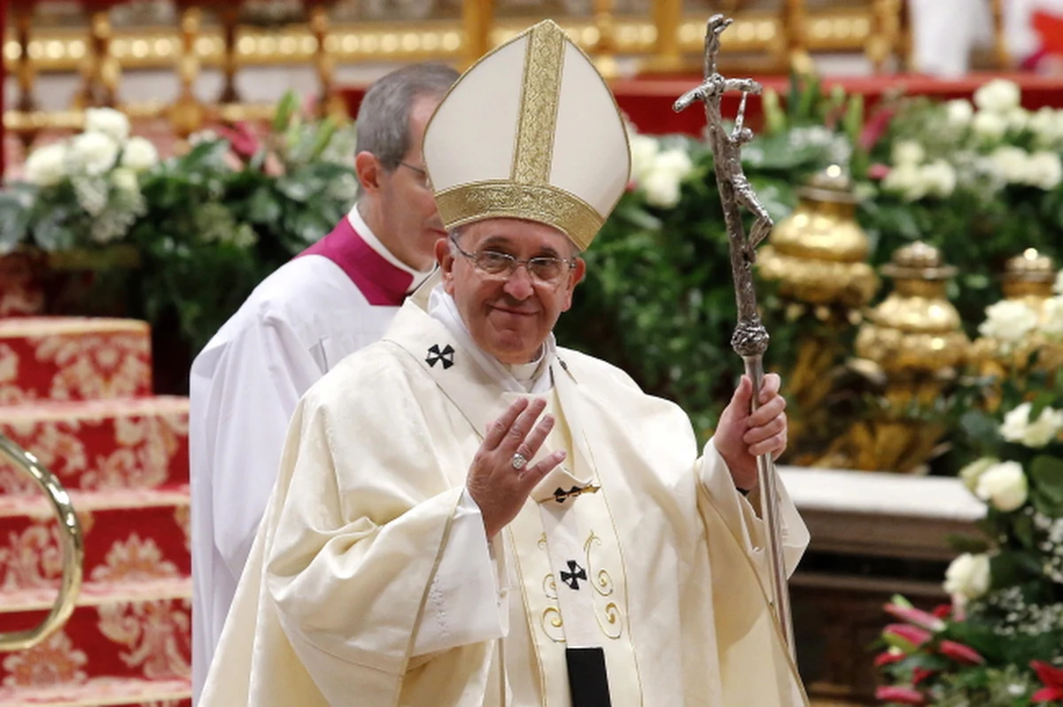 "Boli, gdy spotyka się chrześcijan ze strapioną i zgorzkniałą miną"- powiedział papież Franciszek podczas mszy w rzymskiej parafii w dzielnicy Aurelio. "Chrześcijanin nie może żyć, ciągle narzekając: nie mam tego, nie mam tamtego. To nie po chrześcijańsku" – dodał.  