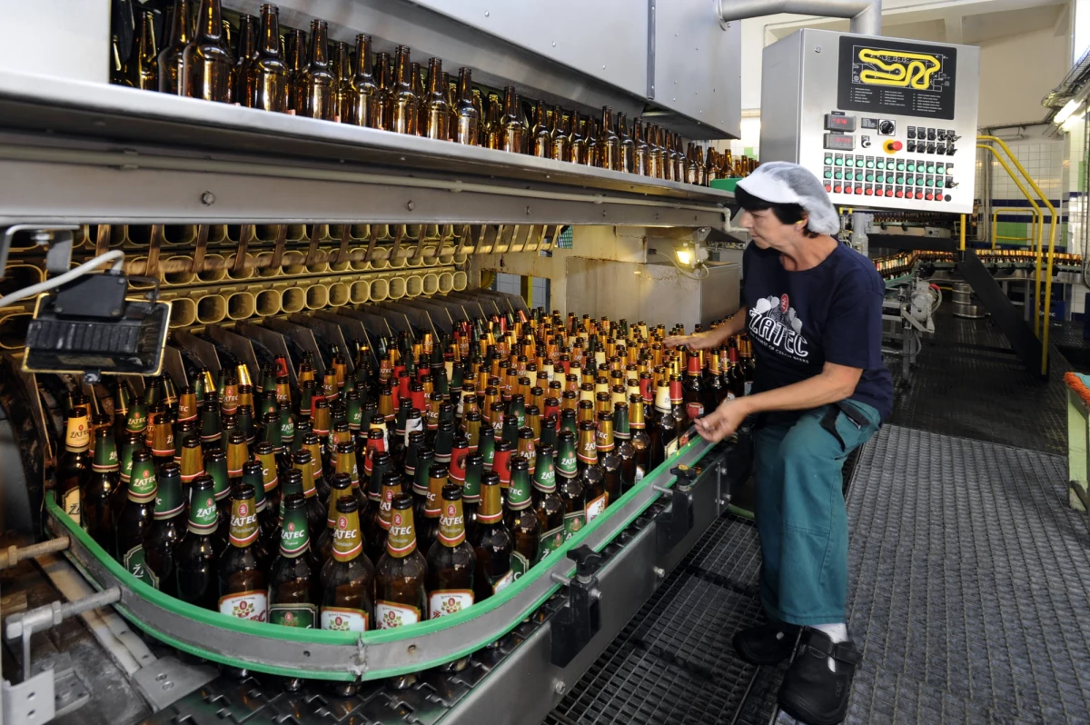 Polscy rolnicy wzywają konsumentów do bojkotu towarów wyprodukowanych w Czechach. To reakcja na wzmożone kontrole produktów z eksportu wprowadzone przez południowych sąsiadów - pisze "Dziennik Gazeta Prawna".