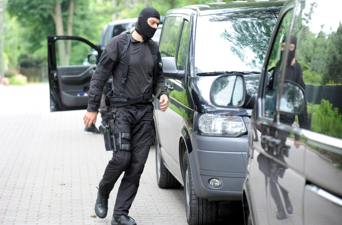 To miały być zamachy na kościoły lub na dużą imprezę sylwestrową w jednym z hoteli. Były szef ABW ujawnia więcej szczegółów z akcji "Miecz" z 2003 roku. W jej wyniku udaremniono ataki terrorystyczne, planowane przez islamskich fundamentalistów na terenie naszego kraju. 