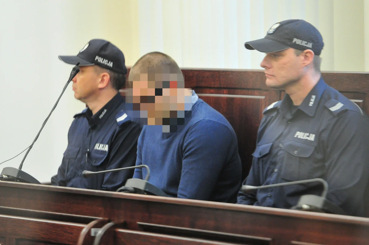 Jest apelacja prokuratury od wyroku dla sprawcy tragicznego wypadku z Kamienia Pomorskiego, który w nowy rok po pijanemu zabił sześć osób. Prokurator chce, aby Mateusz S. został skazany za umyślne spowodowanie katastrofy w ruchu lądowym. Pod koniec października Mateusz S. został skazany na 12,5 roku więzienia za nieumyślne spowodowanie katastrofy w ruchu lądowym. Dożywotnio stracił też prawo jazdy. Mateusz S. w chwili wypadku był pijany i po użyciu narkotyków. 