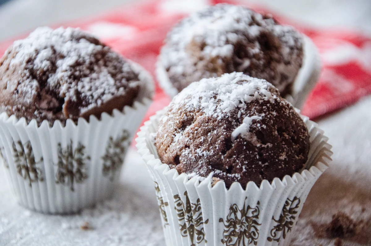 Nie przepadasz za długim ślęczeniem w kuchni? Pieczenie bożonarodzeniowych makowców i serników nie jest Twoją mocną stroną? Zawsze możesz przygotować coś prostszego, ale równie pysznego. A i gości będzie czym poczęstować.