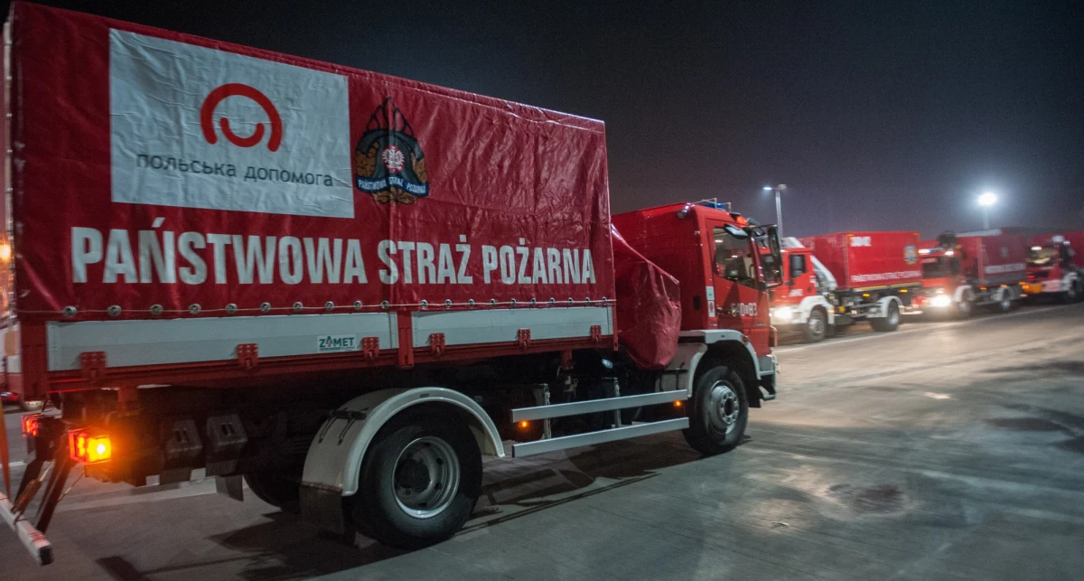 Polski konwój specjalny z pomocą humanitarną dla Ukrainy wjechał na terytorium tego kraju, a późnym popołudniem przejedzie przez Kijów i podąży w kierunku Charkowa. "Kolumna została odprawiona bardzo sprawnie i wjechała na Ukrainę o godz. 8.20 (7.20 w Polsce)” - powiedział zastępca ambasadora Dariusz Górczyński. 