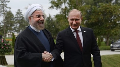 Analityk: Saudyjczycy chcą zaszkodzić tanią ropą Rosji i Iranowi