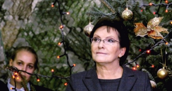 Zdrowych, spokojnych, wesołych Świąt Bożego Narodzenia oraz dużo dobroci - takie życzenia złożyła Polakom premier Ewa Kopacz. Jak dodała szefowa rządu chciałaby, aby jej "obietnice dotyczące bezpieczeństwa we wszystkich obszarach, zostały spełnione".
