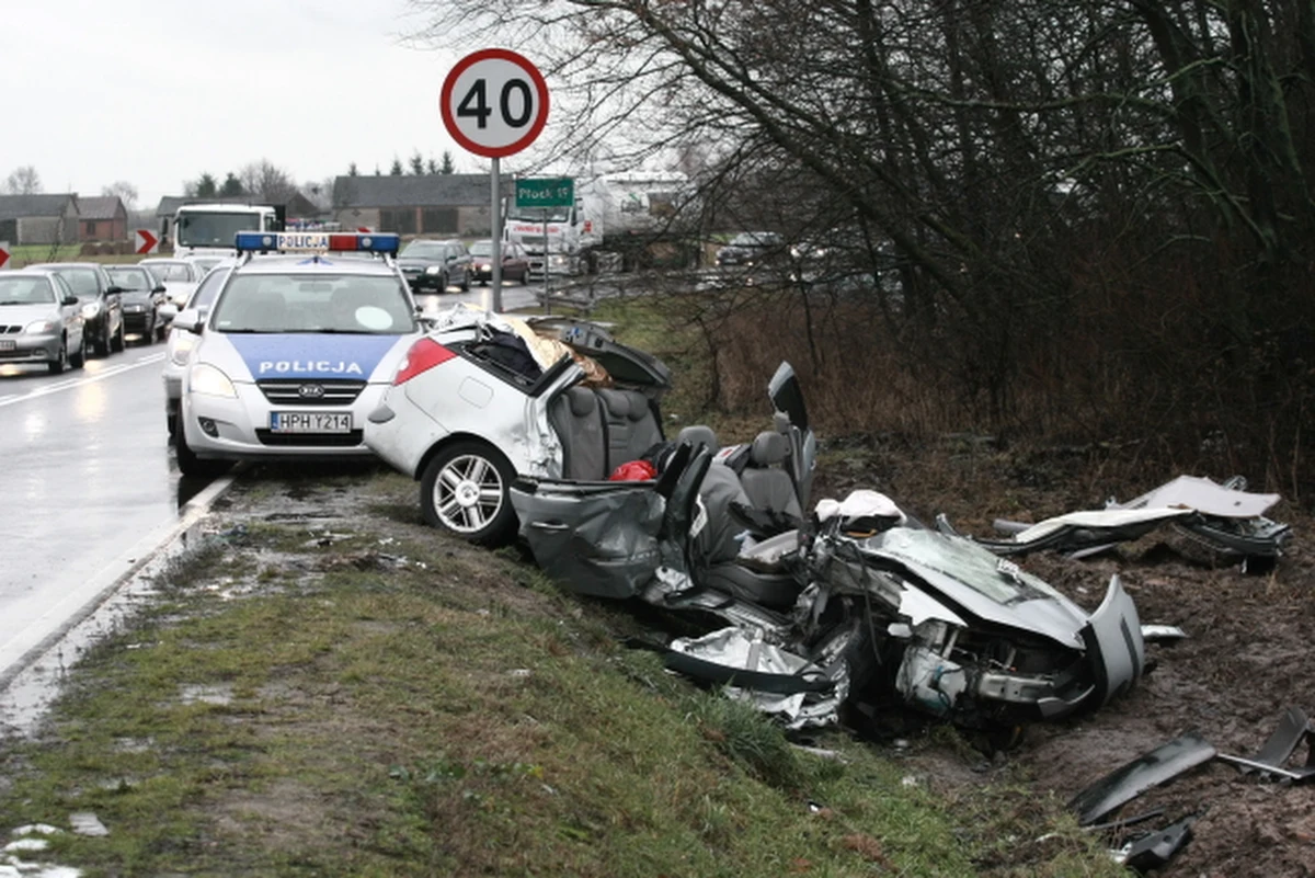 8 osób zostało rannych w wypadku, do którego doszło na drodze krajowej nr 60 w miejscowości Bielsk na Mazowszu. Wśród rannych jest czworo dzieci w wieku od 4 do 10 lat. 