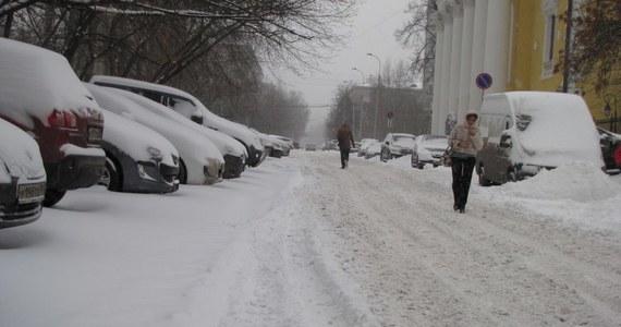 Potężne korki na ulicach Moskwy i opóźnienia ponad 150 lotów spowodowała burza śnieżna. Żadne z trzech moskiewskich lotnisk nie zostało jednak zamknięte.