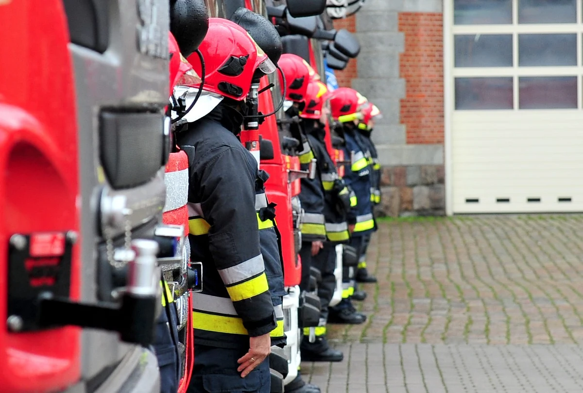 8-letni chłopiec zginął a trzy osoby zostały ranne w pożarze domu wielorodzinnego w Poznaniu. W pożarze, który wybuchł nad ranem w jednorodzinnym domu we Włocławku, zginęła jedna osoba. Od Wigilii do dzisiejszego poranka w pożarach zginęło 14 osób. 