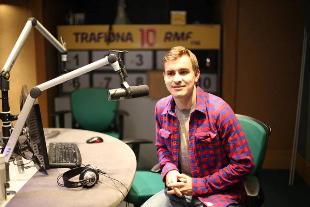 Jan Szymański to największe objawienie polskich panczenów tej zimy. Poznaniak dwukrotnie - w Berlinie i Holandii - wygrał zawody Pucharu Świata na 1500 metrów i został liderem klasyfikacji generalnej. "W Heerenveen bardzo się denerwowałem. Serce mi biło bardzo mocno, ale po chwili powiedziałem sobie: Janek, skoncentruj się" - mówi nam 25-latek. I dodaje, że stres go nie paraliżuje, wręcz przeciwnie - motywuje. Przed łyżwiarzami wciąż najważniejsza impreza - mistrzostwa świata na dystansach. "Priorytetem jest dla mnie drużyna, możemy zdziałać bardzo dużo" - deklaruje. 