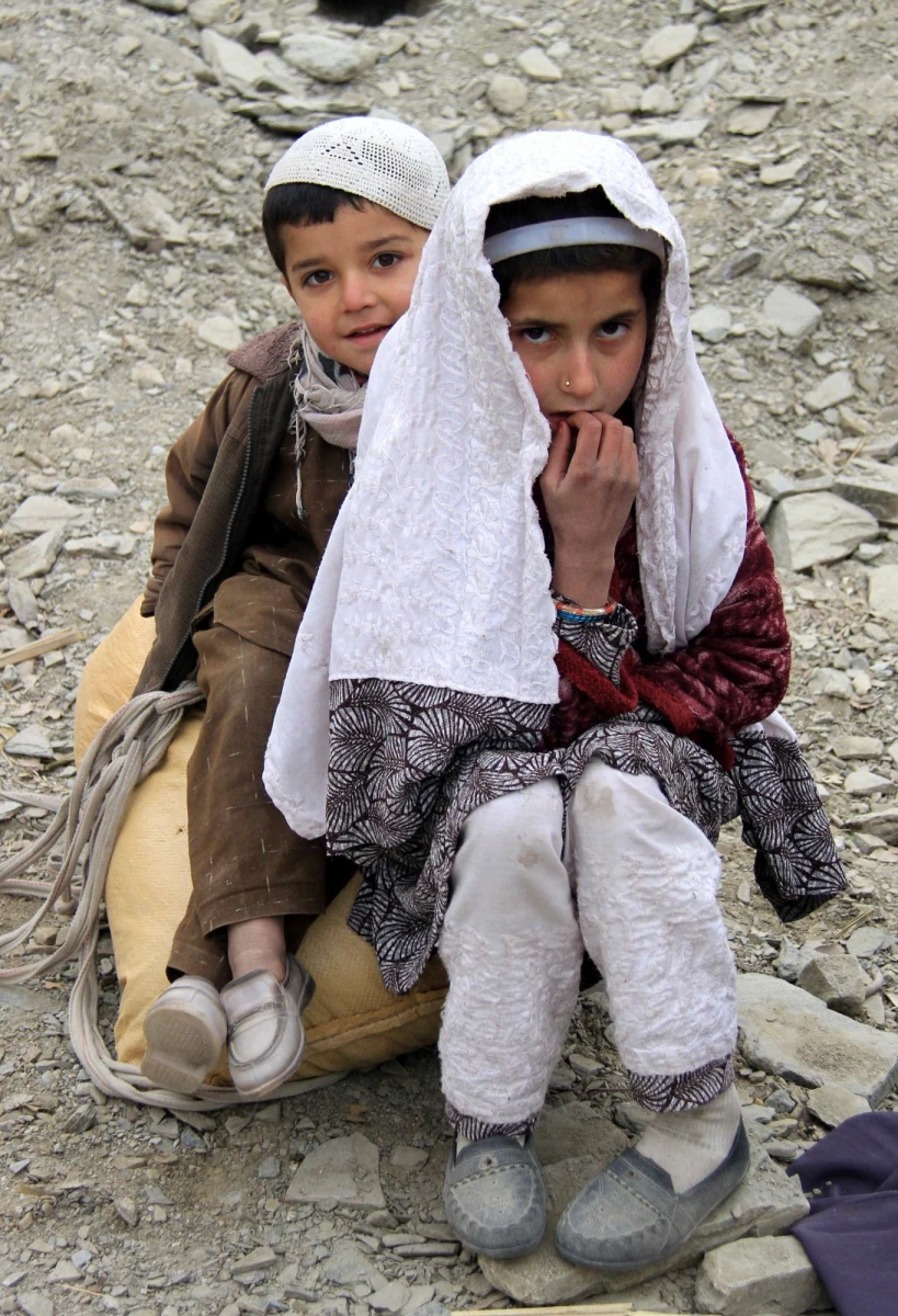 Ponad 300 osób, w tym 101 dzieci, zmarło w roku 2014 z powodu braku żywności i medykamentów w regionach obleganych przez wojska syryjskiego rządu, zwłaszcza w pobliżu Damaszku. Informację przekazało opozycyjne Syryjskie Obserwatorium Praw Człowieka. 