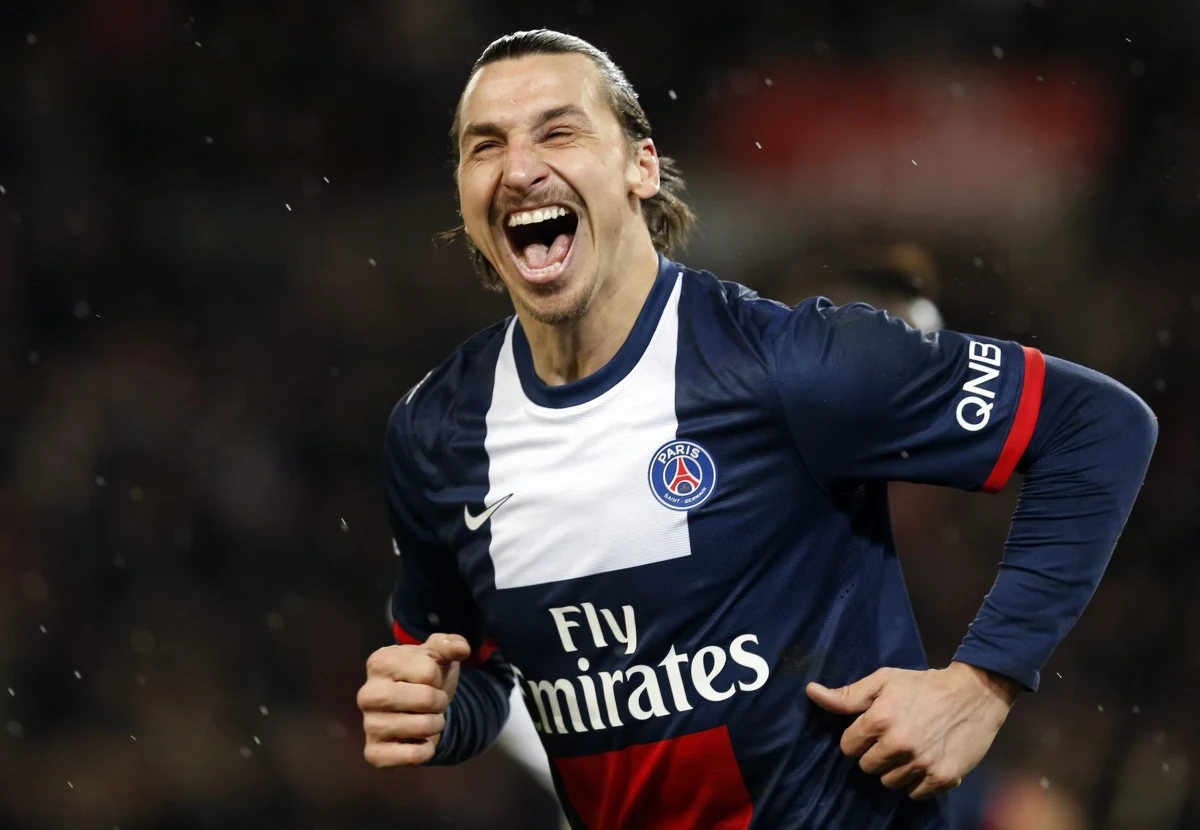 Napastnik Paris St.Germain i kapitan piłkarskiej reprezentacji Szwecji Zlatan Ibrahimovic upolował swojego pierwszego łosia. Licencję myśliwego uzyskał już cztery lata temu. "Przebywając podczas polowania samotnie w ciszy leśnej relaksuję się i resetuję mózg po napięciach meczowych" - przyznaje sportowiec. 
