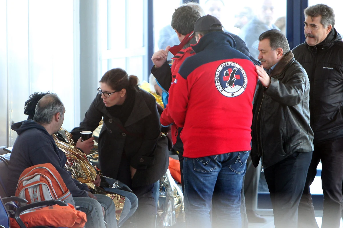 Pięć ofiar śmiertelnych, 407 osób ewakuowanych - taki jest najnowszy bilans pożaru na włoskim promie "Norman Atlantic" na Adriatyku. Rząd ogłosił po ponad dobie akcji ratunkowej, że na pokładzie została już tylko załoga. 