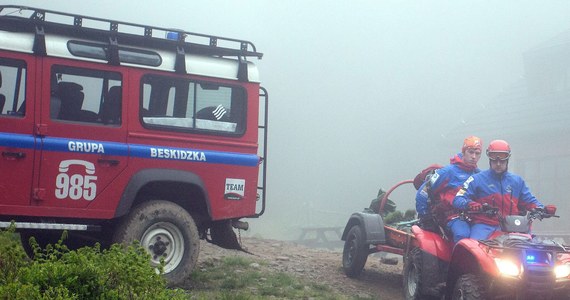 Kolejna akcja ratownicza pod Babią Górą w Beskidzie Żywieckim. Późnym wieczorem ratownicy GOPR dotarli do trzech turystów, którzy zgubili się na czerwonym szlaku. Informację o poszukiwaniach dostaliśmy na Gorącą Linię RMF FM.  